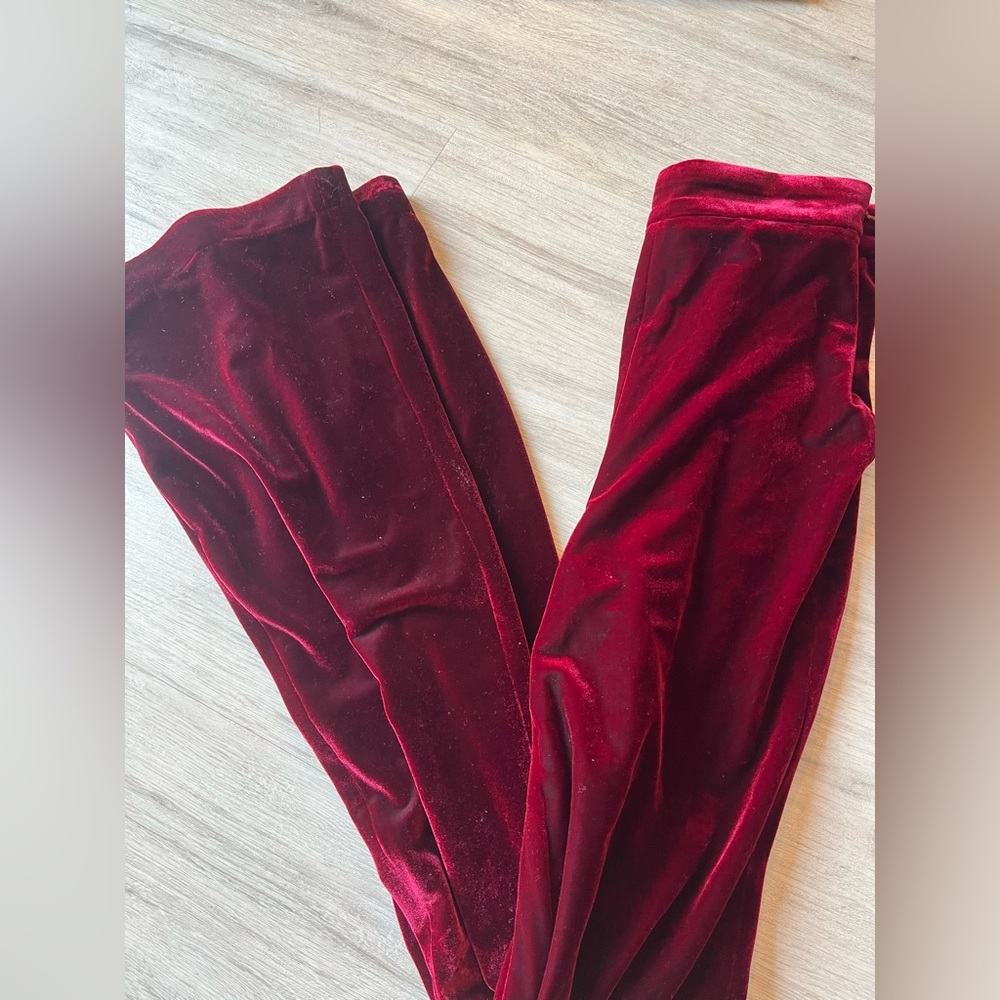 House of CB red velvet pants perfect for the holidays size XS
